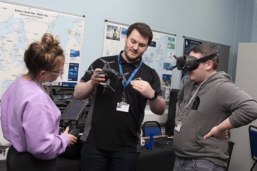 Energy Students Getting To Grips With The New Digital Tech